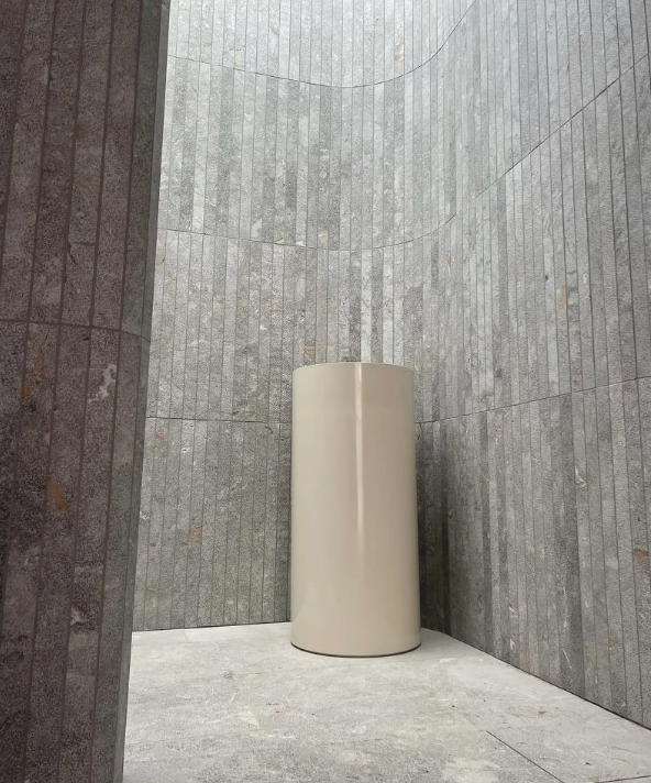 Twin Tone Alcove